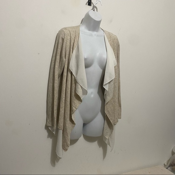 Anthropologie PEBBLE & STONE Cream Layered Waterfall Cardigan Sz.M - Picture 2 of 9